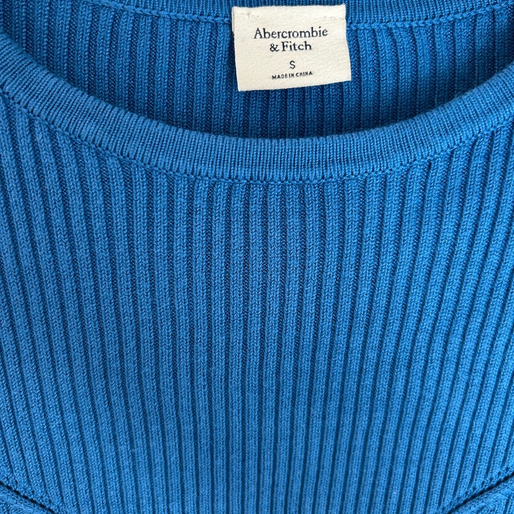 A&F Ribbed 💙 Top - Picture 5 of 5